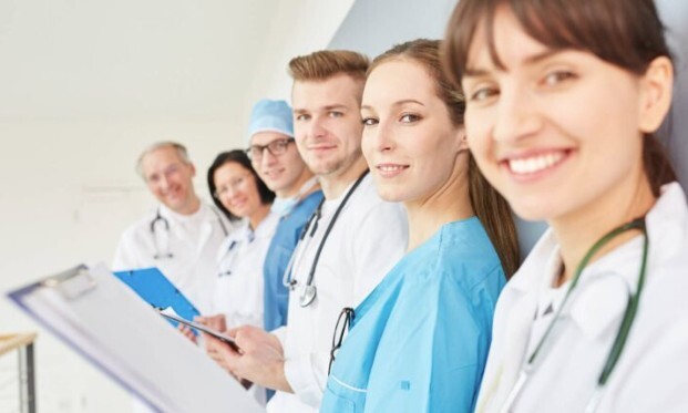 Facharzt / Fachärztin Allgemeinmedizin / Innere Medizin (m/w/d), 1. Bild